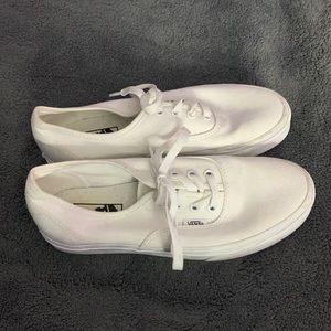 Unisex Vans all white authentic shoe | size 6 men’s | size 7.5 women’s